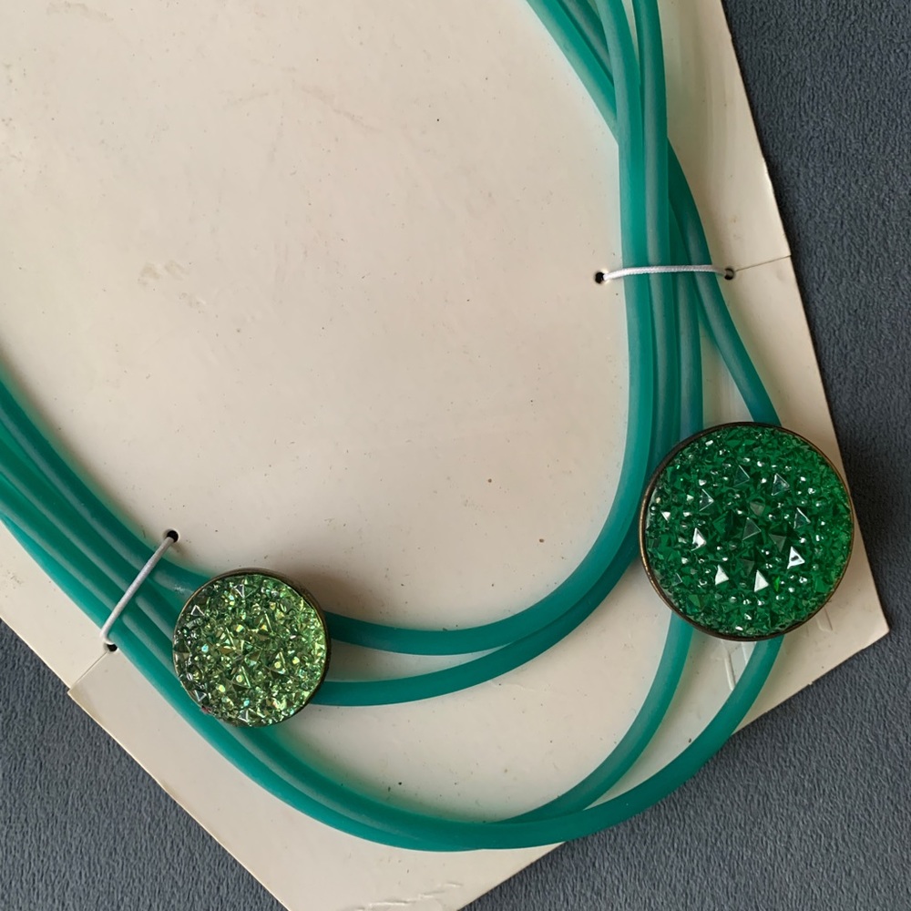 Brand New H&M neckpiece. - Picture 5 of 6